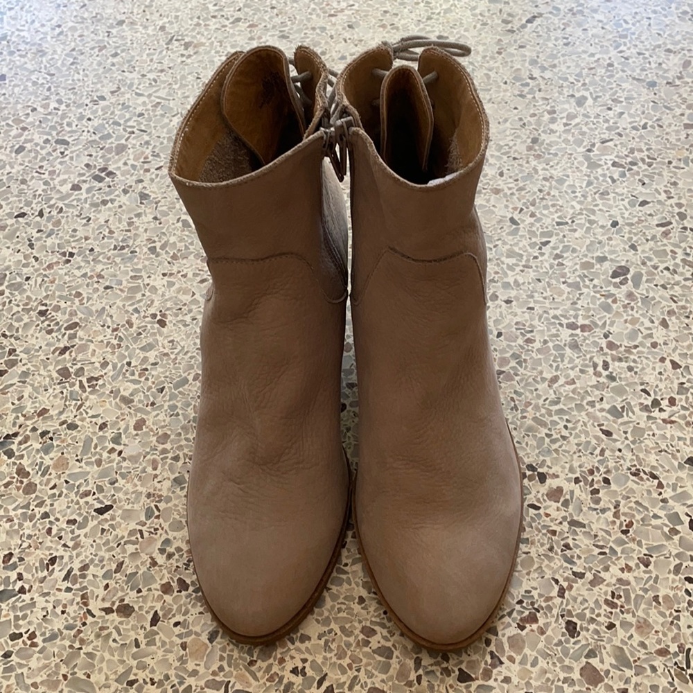 Brand new super comfy Lucky Brand genuine leather mushroom color booties size 8